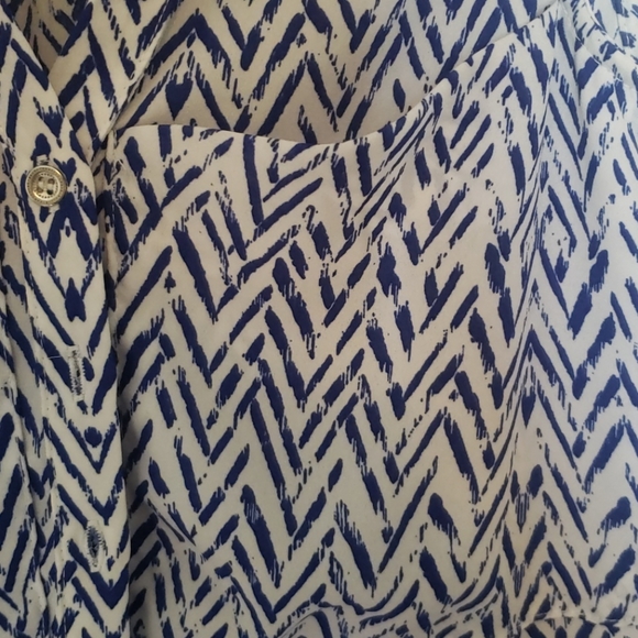 Two dynamite sleeveless blouse - Picture 2 of 5